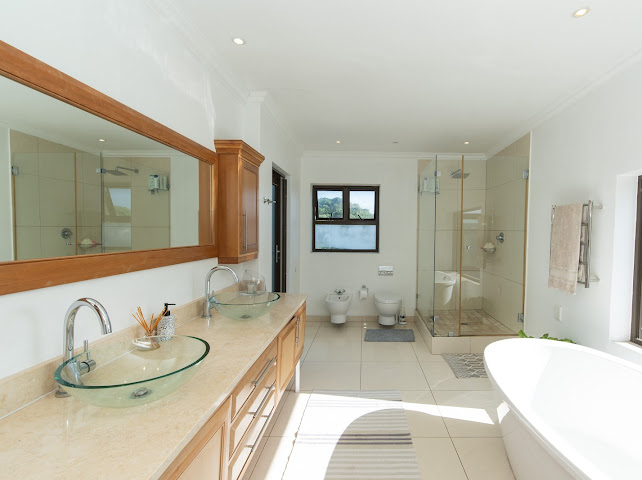 5 Bedroom Property for Sale in Summerstrand Eastern Cape